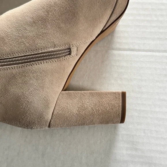 Vince Camuto VP Isanna Boots - Picture 13 of 15